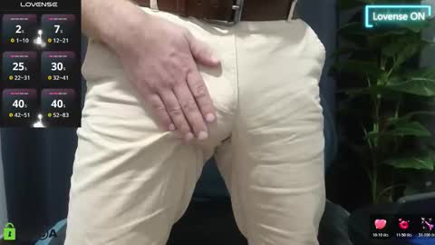 Snapshot of meaty_roll chatting on 10-25-25, 06:21 Meaty Roll online show from 10-25-25, 06:21