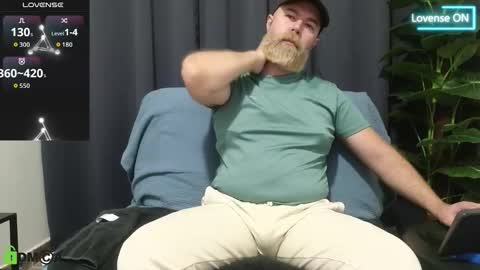 Snapshot of meaty_roll chatting on 10-27-25, 06:28 Meaty Roll online show from 10-27-25, 06:28