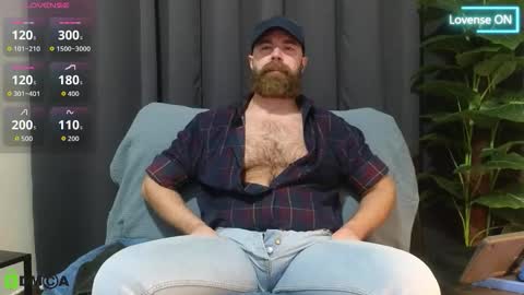 Snapshot of meaty_roll chatting on 11-13-25, 03:16 Meaty Roll online show from 11-13-25, 03:16