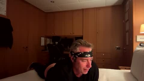 Meau Lest online show from 10-31-25, 11:06