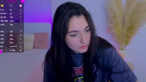 Snapshot of medina_andress chatting on 04-08-26, 09:15 Dina online show from 04-08-26, 09:15