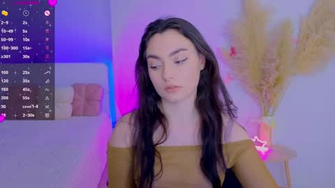 Snapshot of medina_andress chatting on 04-17-26, 08:34 Dina online show from 04-17-26, 08:34