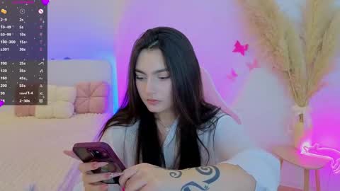 Snapshot of medina_andress chatting on 05-12-26, 09:01 Dina online show from 05-12-26, 09:01
