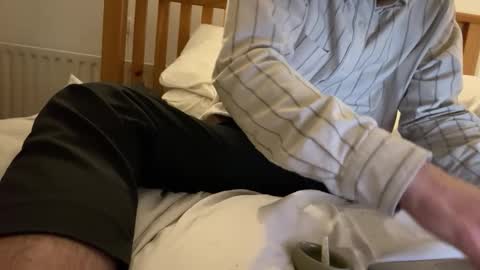 mediterranean_men online show from 11-30-25, 01:42