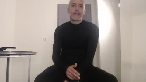 Snapshot of meditmtc chatting on 01-06-25, 05:27 Meditmtc online show from 01-06-25, 05:27