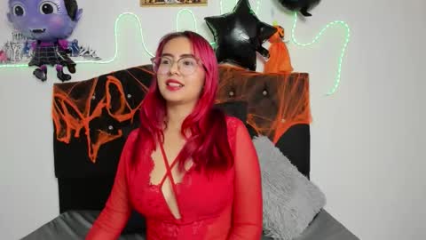 Snapshot of medusa__charity chatting on 10-15-25, 02:39 medusa__charity online show from 10-15-25, 02:39