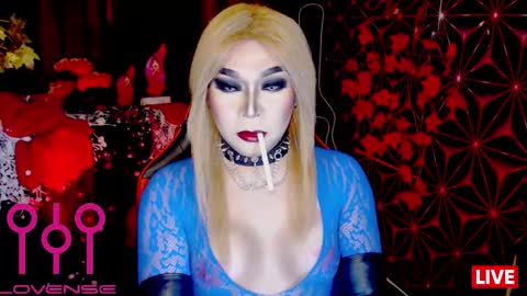 Snapshot of medusaprey chatting on 11-25-25, 09:48 THE QUEEN ALPHA Queen Medusa Prey online show from 11-25-25, 09:48