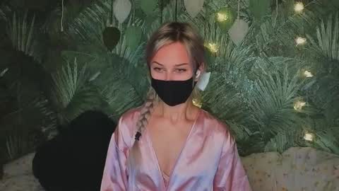 meeeewmeeeeow online show from 10-13-25, 11:16