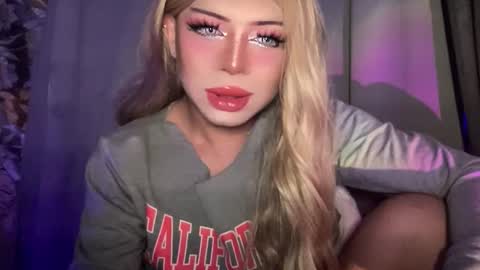 Snapshot of meetmehalfway888 chatting on 09-13-25, 12:27 GODDESS OF ALL GODDESSES online show from 09-13-25, 12:27