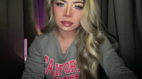 Snapshot of meetmehalfway888 chatting on 10-13-25, 06:24 GODDESS OF ALL GODDESSES online show from 10-13-25, 06:24