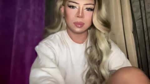 Snapshot of meetmehalfway888 chatting on 10-14-25, 07:31 GODDESS OF ALL GODDESSES online show from 10-14-25, 07:31