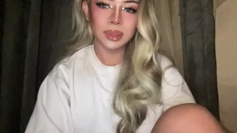 Snapshot of meetmehalfway888 chatting on 11-25-25, 10:04 GODDESS OF ALL GODDESSES online show from 11-25-25, 10:04