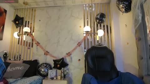 Snapshot of megaaanxxx chatting on 10-24-25, 11:28 Megaaan online show from 10-24-25, 11:28