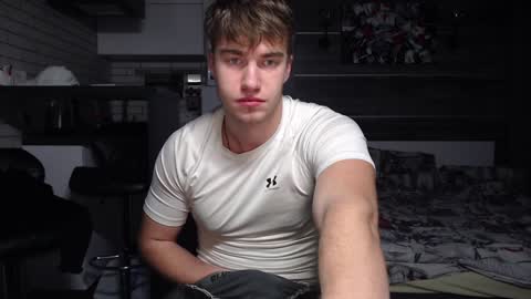 Snapshot of megamaxxxl chatting on 12-02-24, 09:17 Max online show from 12-02-24, 09:17