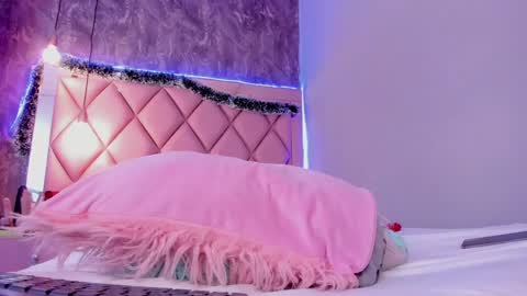 M E G A N online show from 12-28-24, 01:08