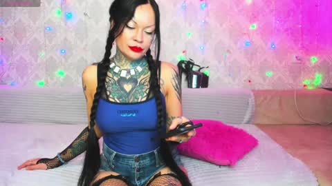 Helena Tuman online show from 01-31-25, 06:35