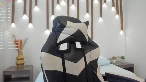 MEGAN COOPER online show from 10-01-25, 07:20