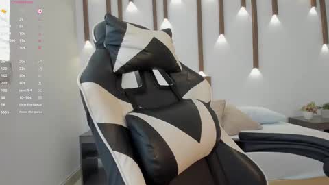 MEGAN COOPER online show from 12-01-25, 07:08