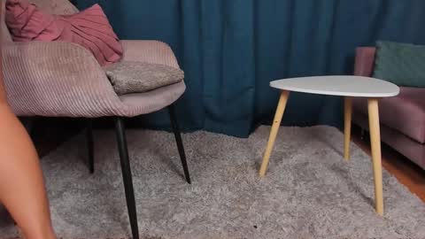 Snapshot of megan_devile chatting on 12-12-24, 06:14 Megan online show from 12-12-24, 06:14