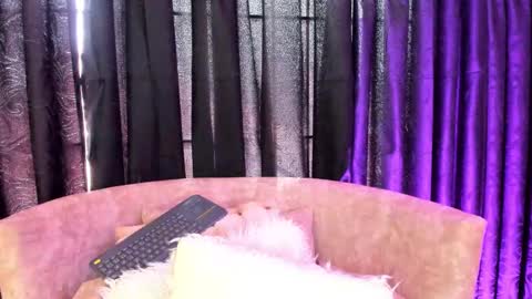     online show from 02-12-25, 05:37