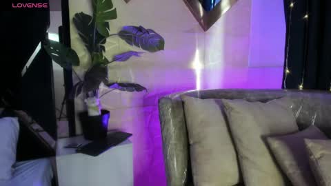     online show from 05-01-26, 12:21