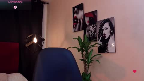 megan do santos online show from 10-10-25, 08:30