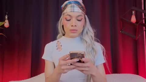 megan do santos online show from 10-22-25, 08:19