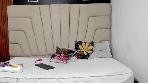 Snapshot of megan_hally chatting on 02-15-25, 02:00 Megan online show from 02-15-25, 02:00