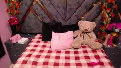 megan_latinn online show from 01-14-26, 04:07