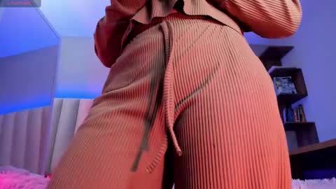     online show from 02-19-25, 12:00