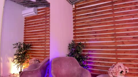 Snapshot of megan_raiin chatting on 11-13-25, 08:46 megan_raiin online show from 11-13-25, 08:46