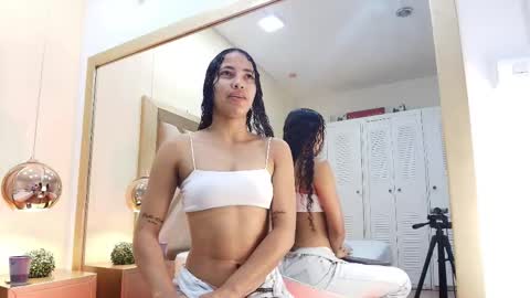 Megan Siner online show from 10-25-25, 12:13