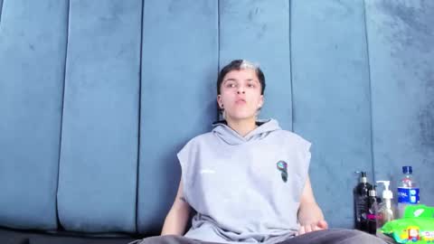 megan_thompsonn_ online show from 05-01-26, 02:16