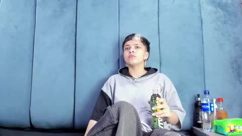 megan_thompsonn_ online show from 05-03-26, 02:39