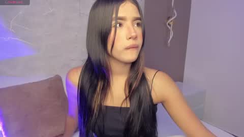 Snapshot of megan_thorp chatting on 06-25-26, 02:22 Sheila online show from 06-25-26, 02:22
