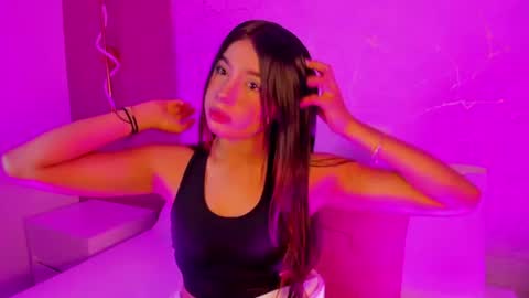 Snapshot of megan_thorp chatting on 07-24-26, 02:31 Sheila online show from 07-24-26, 02:31