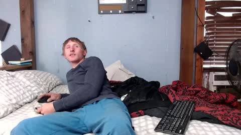 Snapshot of meganandeddie6715 chatting on 12-07-24, 04:25 eddie and megan online show from 12-07-24, 04:25