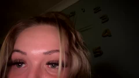 Snapshot of meganbaby98xo chatting on 10-12-25, 11:59 MeghanBabyXO online show from 10-12-25, 11:59