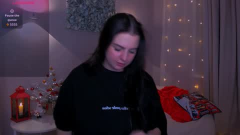 Meganberry online show from 12-18-25, 07:53