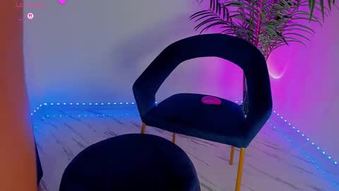 Snapshot of megancarlott_ chatting on 03-10-26, 09:25 megancarlott_ online show from 03-10-26, 09:25