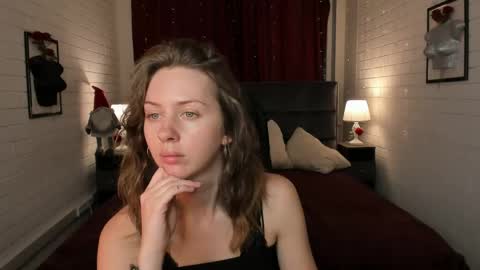 Snapshot of meganclapp chatting on 05-27-26, 05:15 Megan online show from 05-27-26, 05:15
