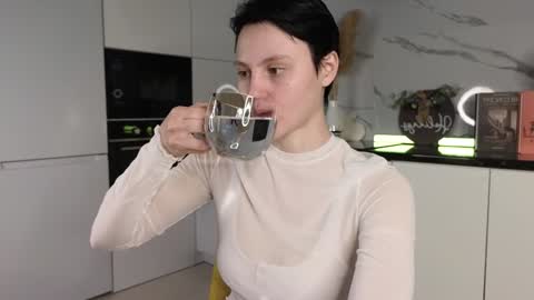 Michelle online show from 01-23-25, 08:04