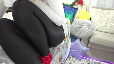 Nicki--------- Welcome to my Room online show from 12-21-24, 08:50