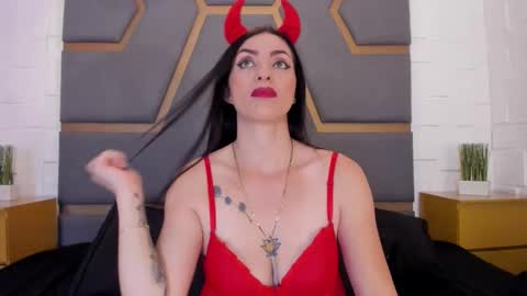 Megan Hofman online show from 10-04-25, 11:41