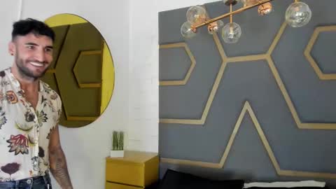 Megan Hofman online show from 10-07-25, 07:22