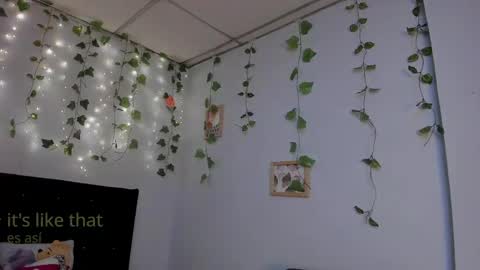 Snapshot of meganhofman chatting on 05-20-26, 06:14 Megan Hofman online show from 05-20-26, 06:14