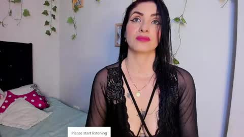 Snapshot of meganhofman chatting on 05-21-26, 06:37 Megan Hofman online show from 05-21-26, 06:37