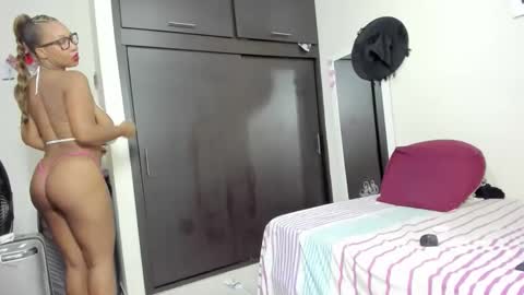 megan        online show from 10-22-25, 04:13