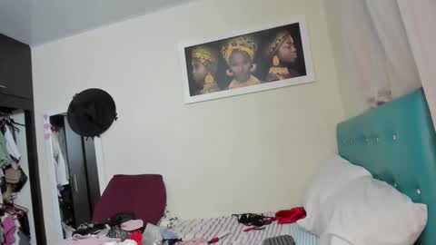 megan        online show from 10-29-25, 02:47