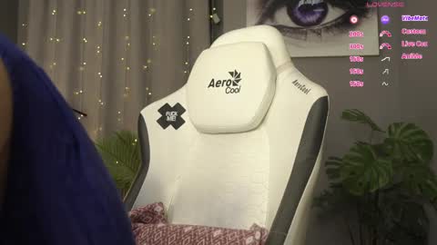 MeganieX online show from 10-25-25, 01:24